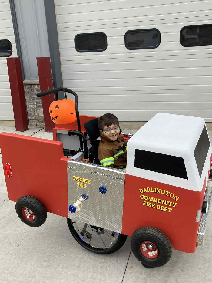 67 Creative And Hilarious People With Disabilities Who Won Halloween