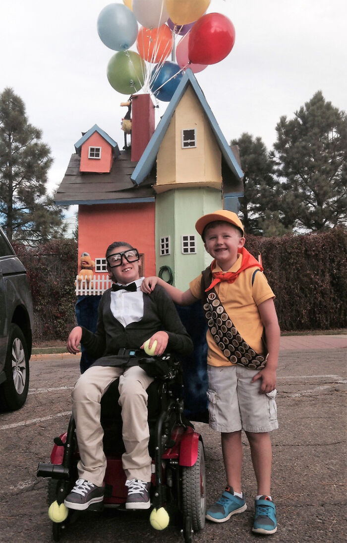 67 Creative And Hilarious People With Disabilities Who Won Halloween