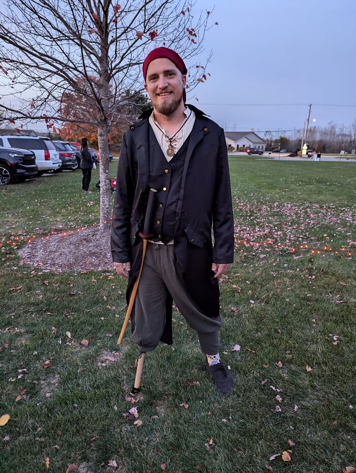 67 Creative And Hilarious People With Disabilities Who Won Halloween