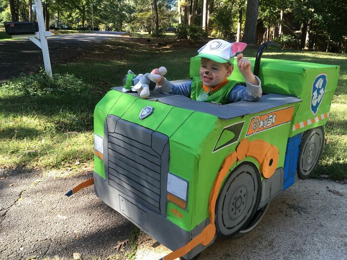 67 Creative And Hilarious People With Disabilities Who Won Halloween