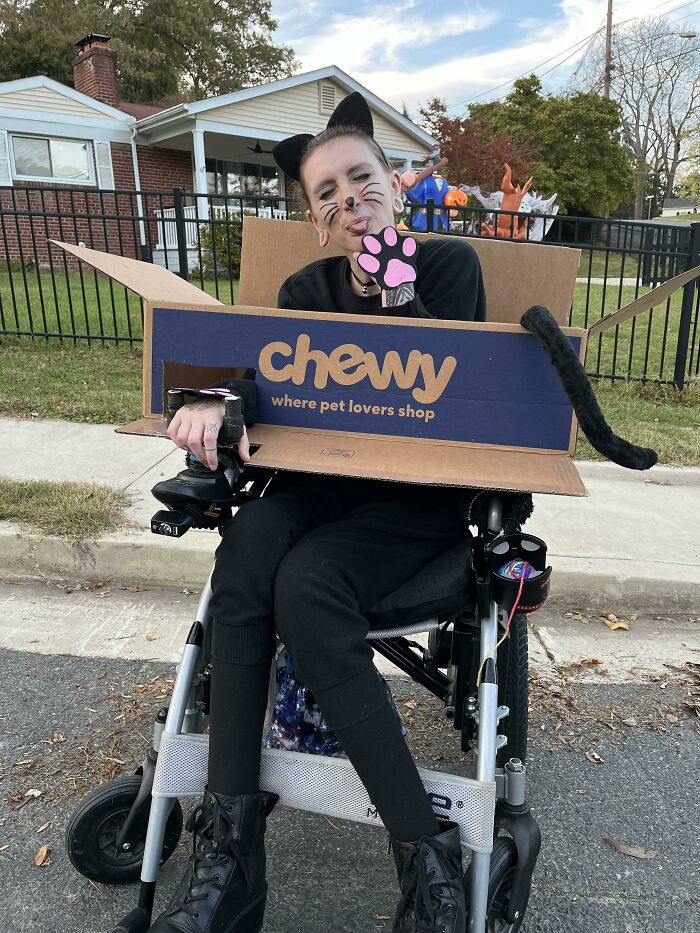 67 Creative And Hilarious People With Disabilities Who Won Halloween