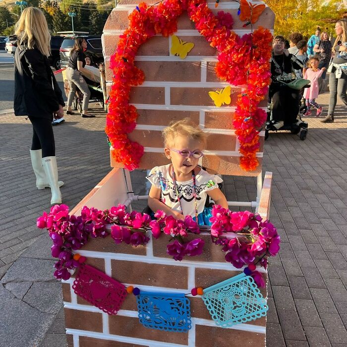 67 Creative And Hilarious People With Disabilities Who Won Halloween