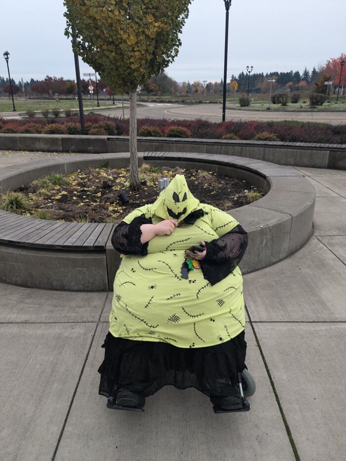 67 Creative And Hilarious People With Disabilities Who Won Halloween