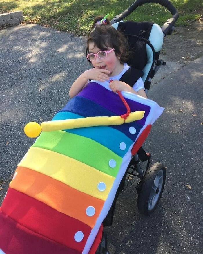 67 Creative And Hilarious People With Disabilities Who Won Halloween