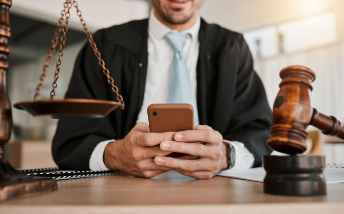 38 Times Lawyers Witnessed A Moment When Someone Messed Up So Bad, It Was Impossible To Save Them