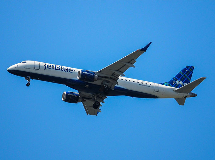 Dad Caught Red Handed Committing Alarming Crime Mid-Flight While Traveling With Wife And 4 Kids