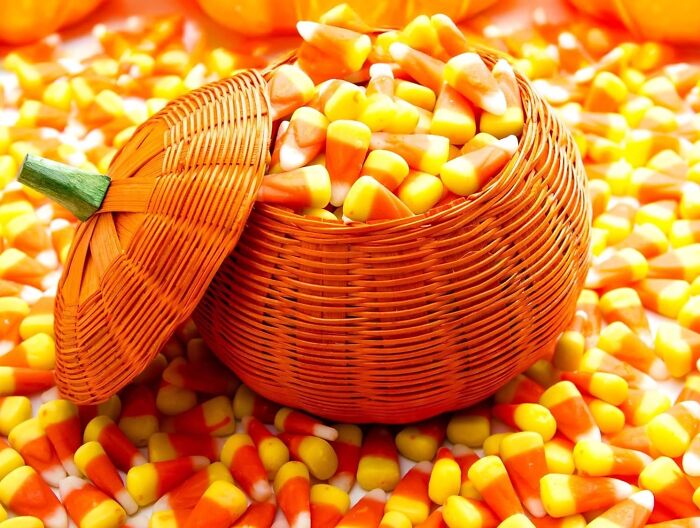 Cast Your Vote For The 25 Best Halloween Candies And Finally Settle Every Trick Or Treat Debate Cast Your Vote For The 25 Best Halloween Candies And Finally Settle Every Trick Or Treat Debate