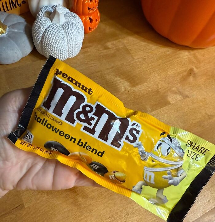 Cast Your Vote For The 25 Best Halloween Candies And Finally Settle Every Trick Or Treat Debate Cast Your Vote For The 25 Best Halloween Candies And Finally Settle Every Trick Or Treat Debate