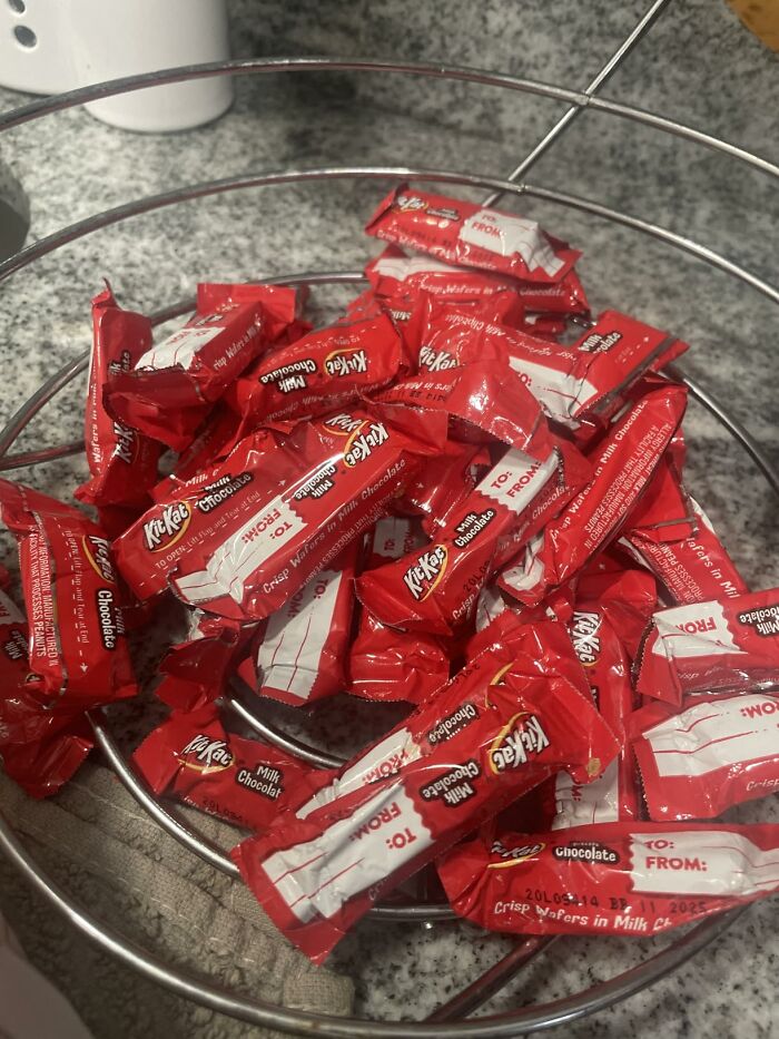 Cast Your Vote For The 25 Best Halloween Candies And Finally Settle Every Trick Or Treat Debate Cast Your Vote For The 25 Best Halloween Candies And Finally Settle Every Trick Or Treat Debate