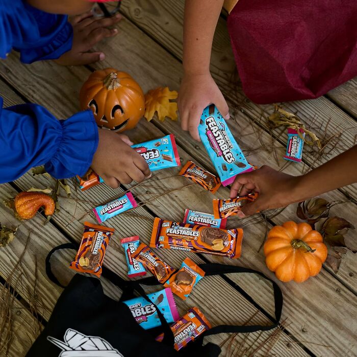 Cast Your Vote For The 25 Best Halloween Candies And Finally Settle Every Trick Or Treat Debate Cast Your Vote For The 25 Best Halloween Candies And Finally Settle Every Trick Or Treat Debate