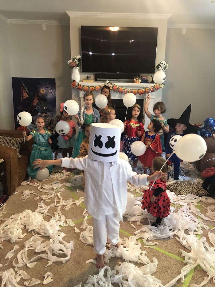 81 Kids Whose Halloween Costumes Deserved Their Own Red Carpet