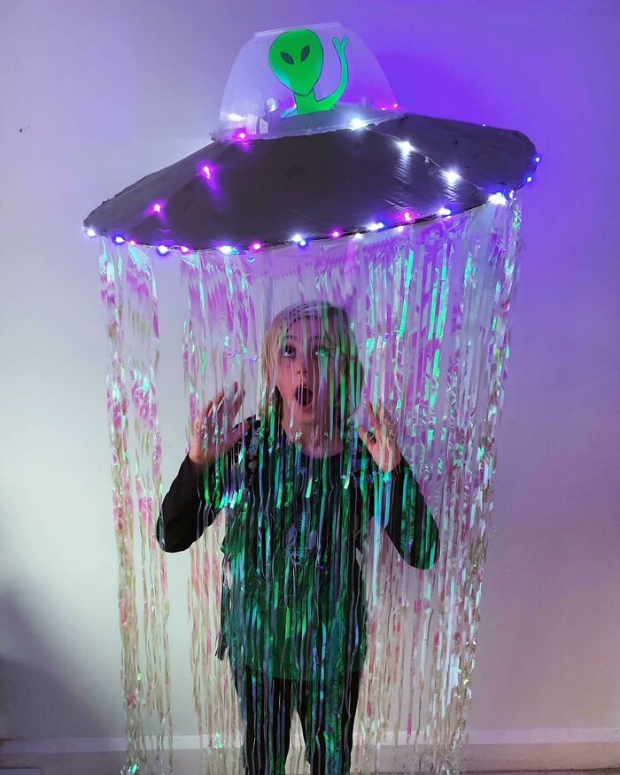 81 Kids Whose Halloween Costumes Deserved Their Own Red Carpet