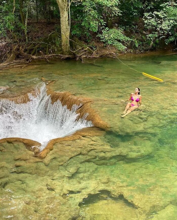 59 Influencers Who Treated Public Spaces Like Their Personal Content Studio
