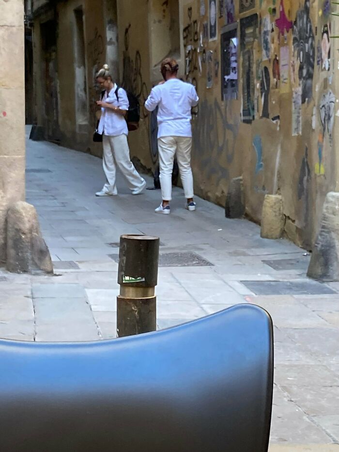 59 Influencers Who Treated Public Spaces Like Their Personal Content Studio