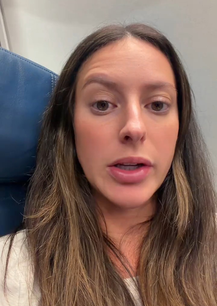 Delta Passenger Films Tense Airport Exchange After Employee&rsquo;s Bizarre Logic About Her Breast Pump