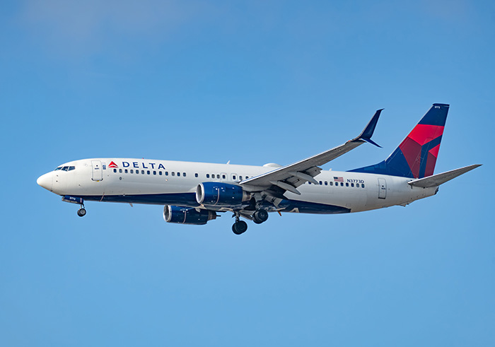 Delta Passenger Films Tense Airport Exchange After Employee&rsquo;s Bizarre Logic About Her Breast Pump