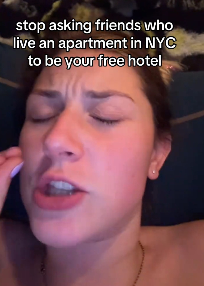 Woman Sparks Outrage After She Says Friends Aren’t Entitled To Her Couch Just Because NYC Hotels Are Expensive Woman Sparks Outrage After She Says Friends Aren’t Entitled To Her Couch Just Because NYC Hotels Are Expensive