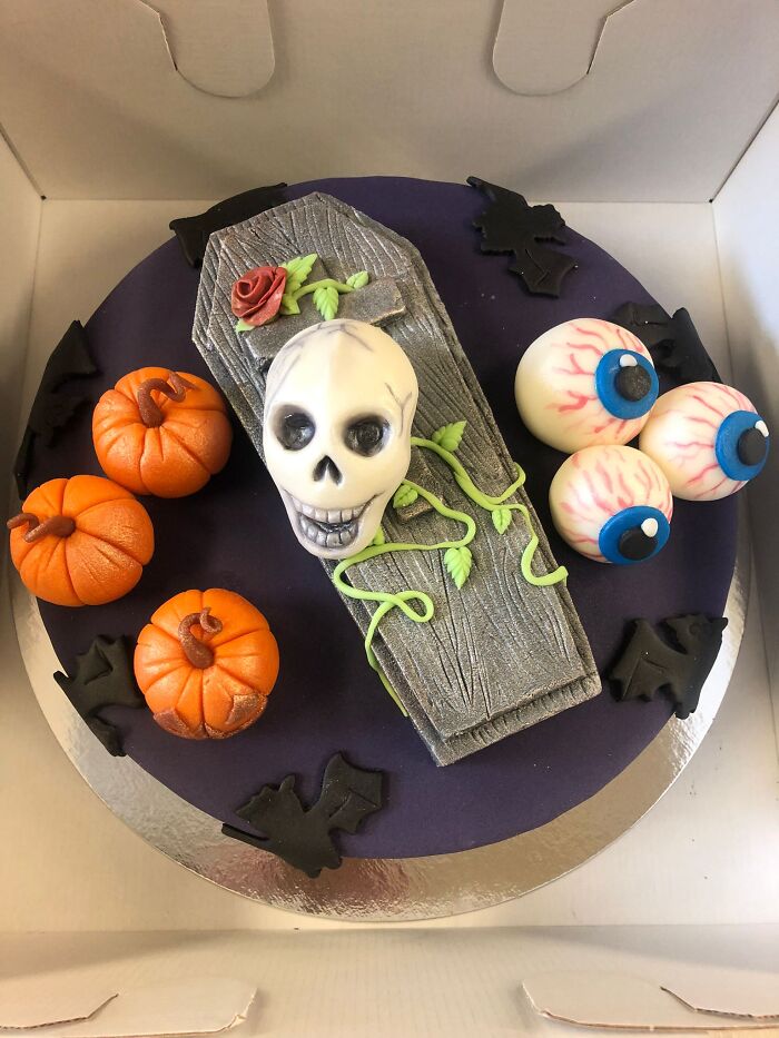 68 Halloween Foods That Look So Wrong, You Might Forget They’re Supposed To Be Snacks 68 Halloween Foods That Look So Wrong, You Might Forget They’re Supposed To Be Snacks