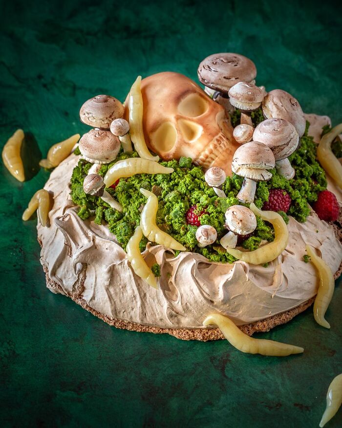 68 Halloween Foods That Look So Wrong, You Might Forget They’re Supposed To Be Snacks 68 Halloween Foods That Look So Wrong, You Might Forget They’re Supposed To Be Snacks