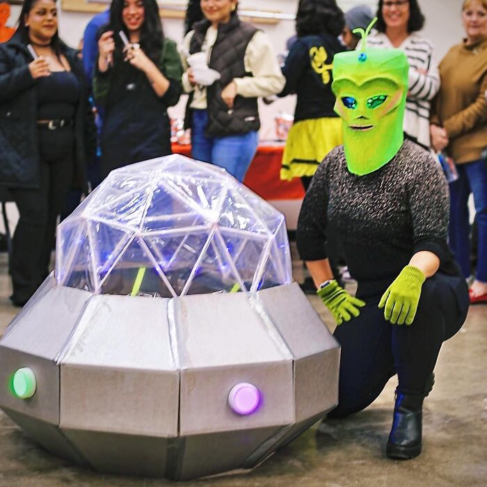 94 People Who Took Their Halloween Costumes To The Next Level, And The Results Are Seriously Impressive 94 People Who Took Their Halloween Costumes To The Next Level, And The Results Are Seriously Impressive