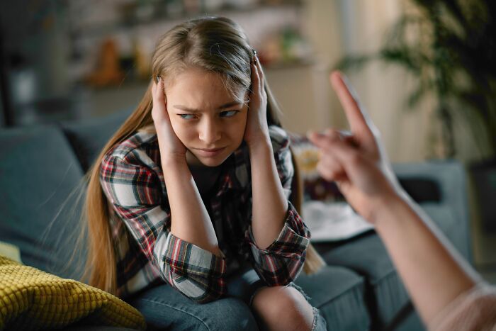 83 Things Narcissistic Parents Said That Their Children Still Remember Years Later