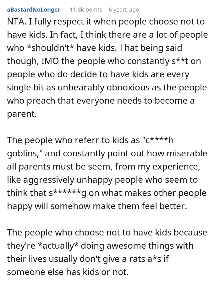 Childfree Woman Keeps Bragging About All Her Free Time, Guy Notices That Something Is Off