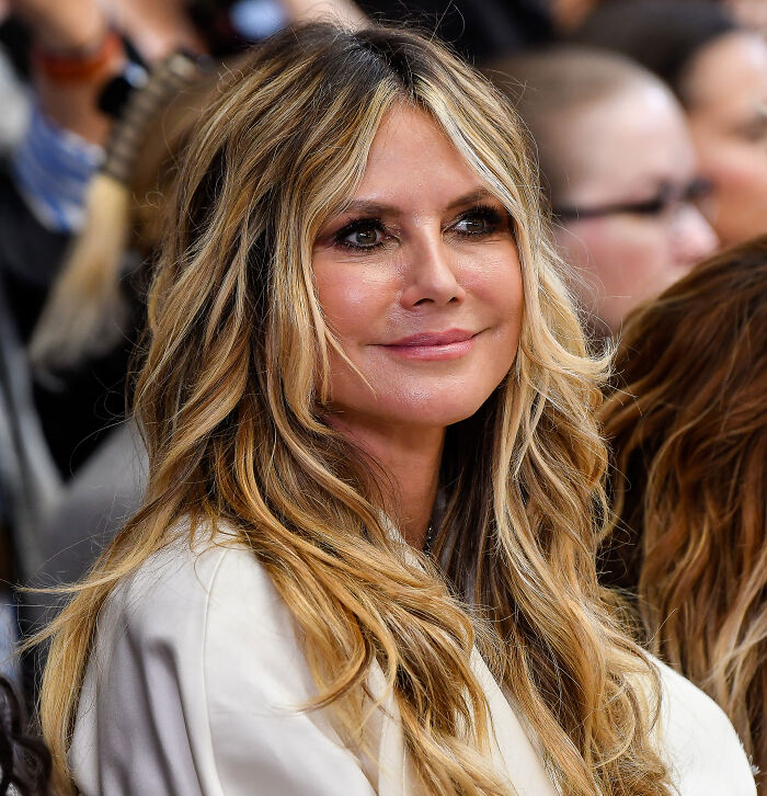 “Looks Like Organs”: Heidi Klum’s Grotesque Halloween Teaser Has Fans Convinced They Know Her Next Transformation “Looks Like Organs”: Heidi Klum’s Grotesque Halloween Teaser Has Fans Convinced They Know Her Next Transformation
