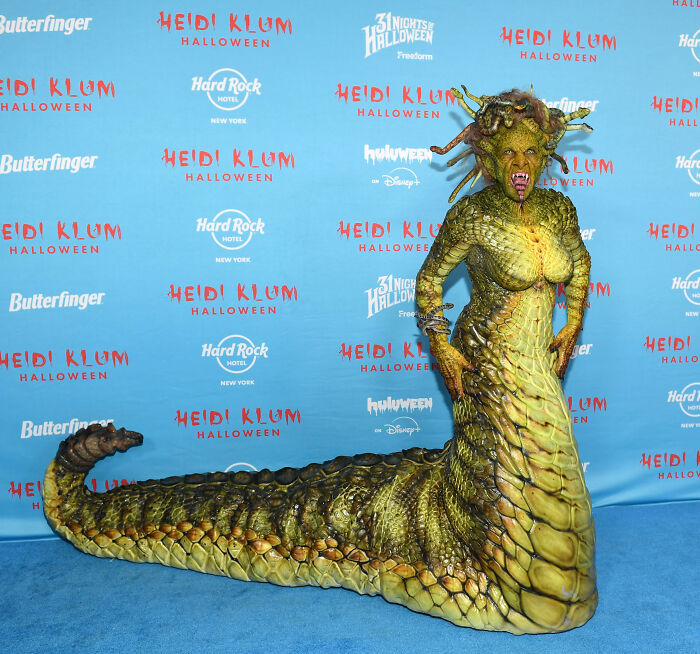 “Looks Like Organs”: Heidi Klum’s Grotesque Halloween Teaser Has Fans Convinced They Know Her Next Transformation “Looks Like Organs”: Heidi Klum’s Grotesque Halloween Teaser Has Fans Convinced They Know Her Next Transformation