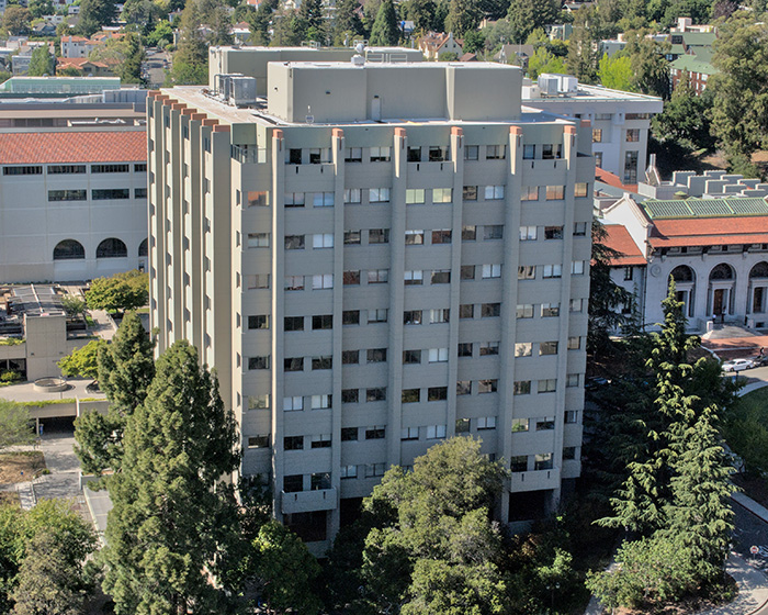 UC Berkeley Professor Notices Troubling Trend In Students’ Homework, Refuses To Grade It: “No Point”