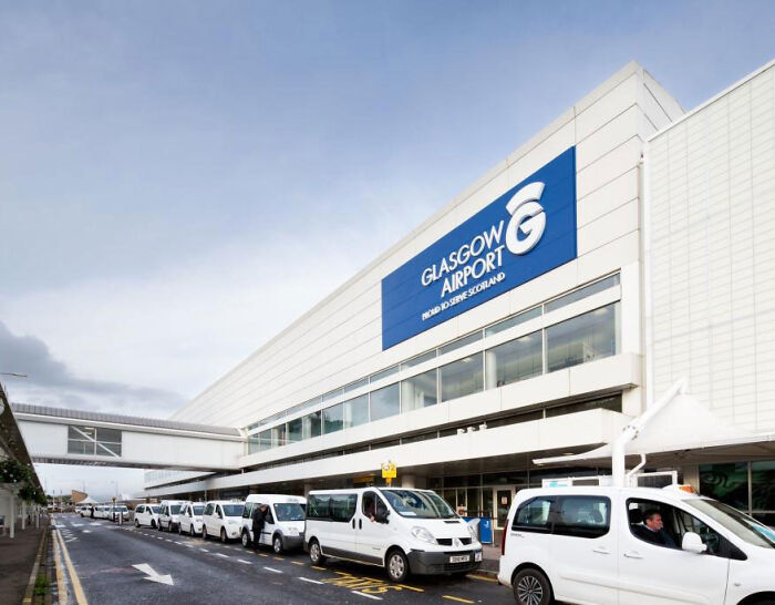 “Most Egregious Airport Gate Change In History”: Airline Blasted Over “Diabolical” Last-Minute Notice “Most Egregious Airport Gate Change In History”: Airline Blasted Over “Diabolical” Last-Minute Notice