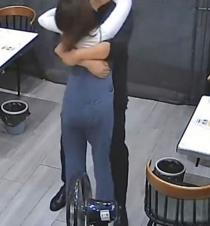 Husband Breaks Silence After Breaking 5 Of Wife’s Ribs By Giving Her A Hug Husband Breaks Silence After Breaking 5 Of Wife’s Ribs By Giving Her A Hug