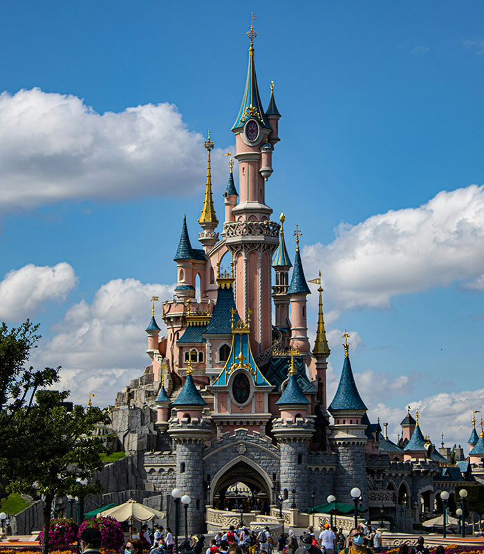Disney World Guest Blasts Park After Staff Shame Her Over Outfit: “You Can’t Wear It To A Family Park” Disney World Guest Blasts Park After Staff Shame Her Over Outfit: “You Can’t Wear It To A Family Park”