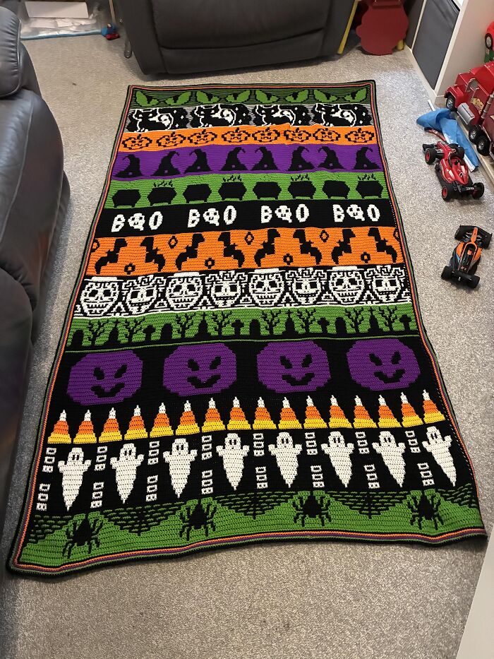 86 Fun And Spooky Crochet Projects People Rushed To Finish Before Halloween