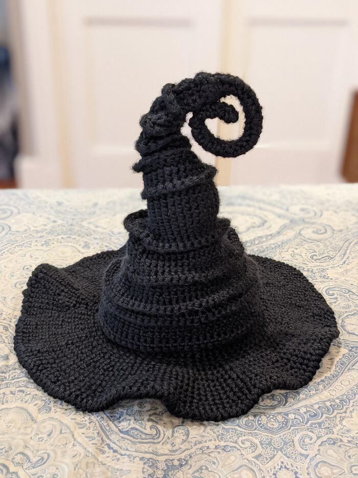 86 Fun And Spooky Crochet Projects People Rushed To Finish Before Halloween