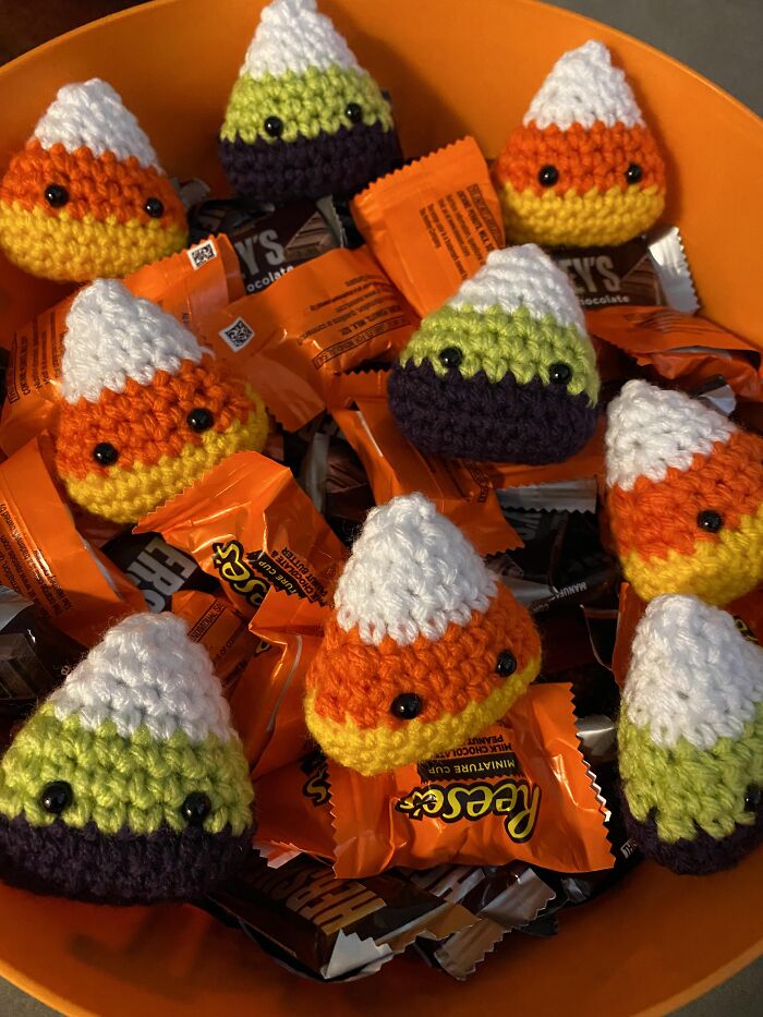 86 Fun And Spooky Crochet Projects People Rushed To Finish Before Halloween