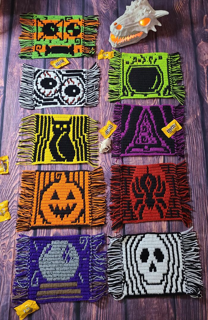 86 Fun And Spooky Crochet Projects People Rushed To Finish Before Halloween