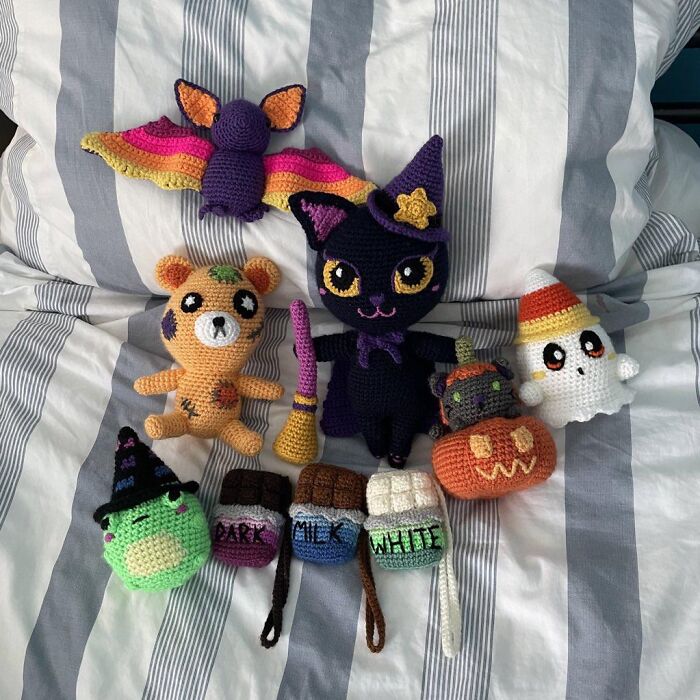 86 Fun And Spooky Crochet Projects People Rushed To Finish Before Halloween