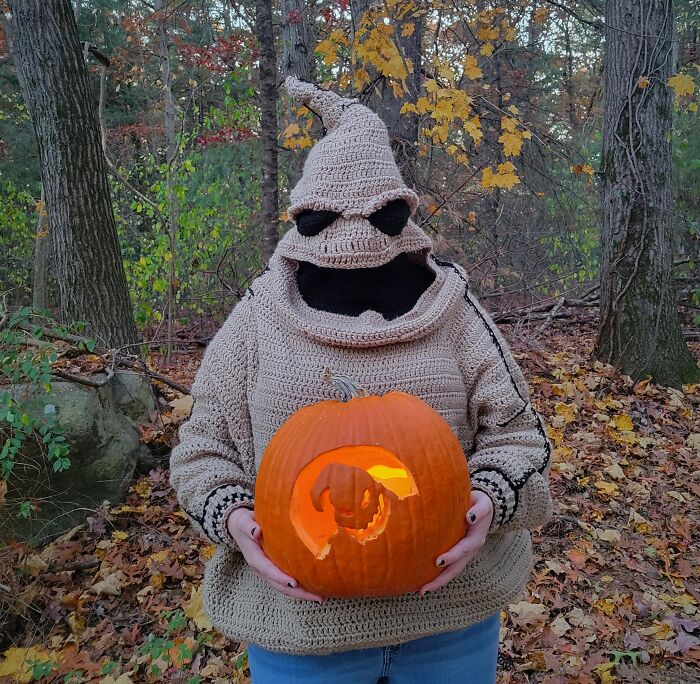 86 Fun And Spooky Crochet Projects People Rushed To Finish Before Halloween