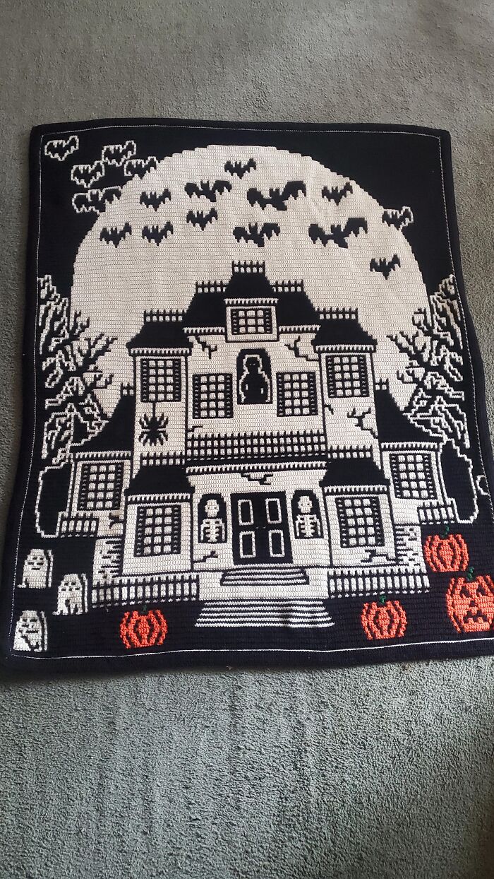 86 Fun And Spooky Crochet Projects People Rushed To Finish Before Halloween