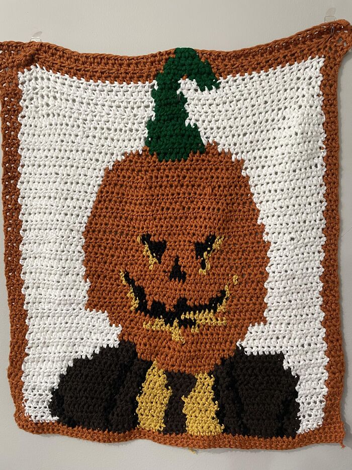 86 Fun And Spooky Crochet Projects People Rushed To Finish Before Halloween