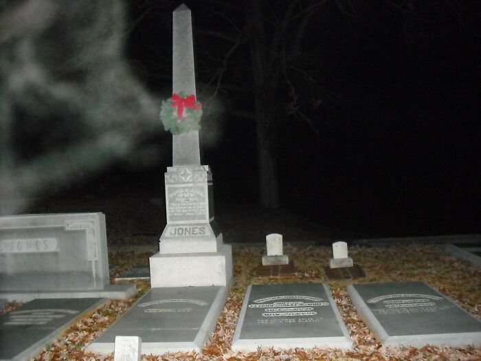 49 Real-Life Photos That Look Like Someone Accidentally Stepped Into A Horror Movie