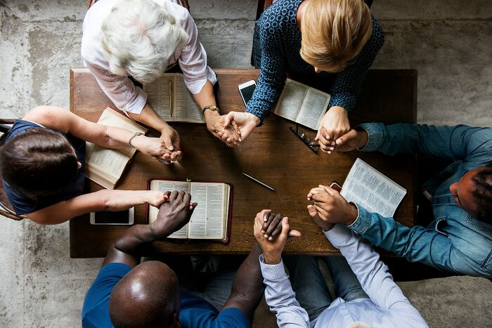 50 Industry Insiders Reveal What Really Happens Behind The Scenes At Companies People Trust