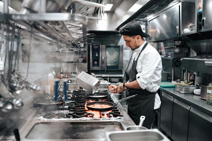 50 Industry Insiders Reveal What Really Happens Behind The Scenes At Companies People Trust