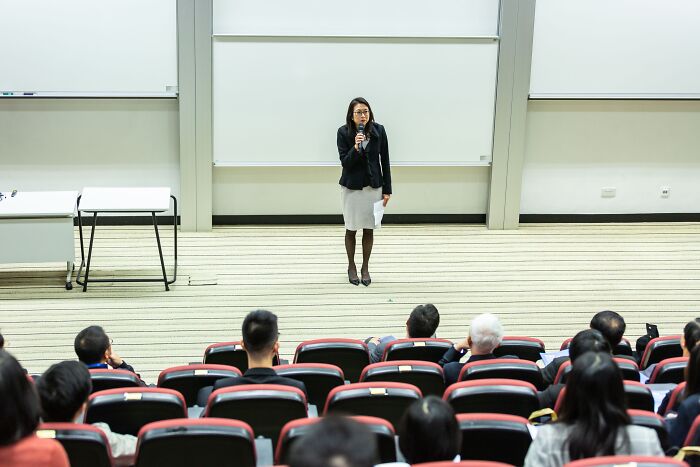 50 Industry Insiders Reveal What Really Happens Behind The Scenes At Companies People Trust