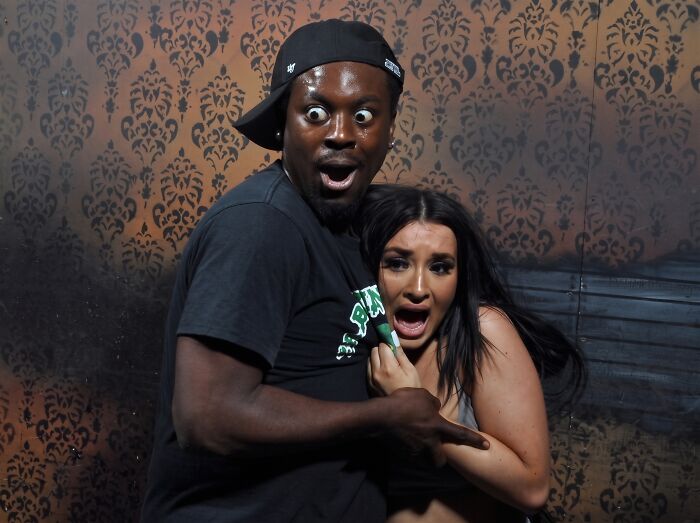 89 Haunted House Photos Taken At The Exact Moment People Completely Lost It 89 Haunted House Photos Taken At The Exact Moment People Completely Lost It