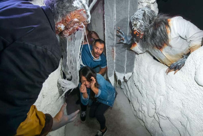 89 Haunted House Photos Taken At The Exact Moment People Completely Lost It 89 Haunted House Photos Taken At The Exact Moment People Completely Lost It