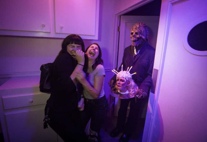89 Haunted House Photos Taken At The Exact Moment People Completely Lost It 89 Haunted House Photos Taken At The Exact Moment People Completely Lost It