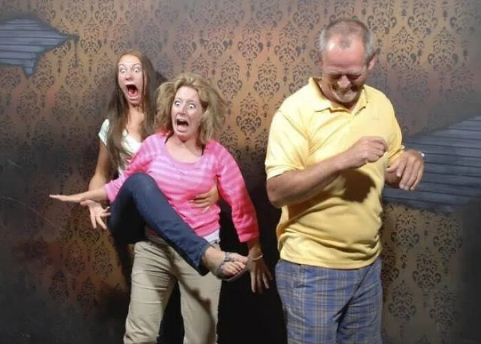 89 Haunted House Photos Taken At The Exact Moment People Completely Lost It 89 Haunted House Photos Taken At The Exact Moment People Completely Lost It