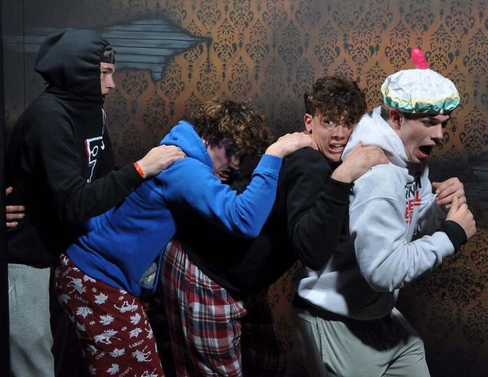 89 Haunted House Photos Taken At The Exact Moment People Completely Lost It 89 Haunted House Photos Taken At The Exact Moment People Completely Lost It