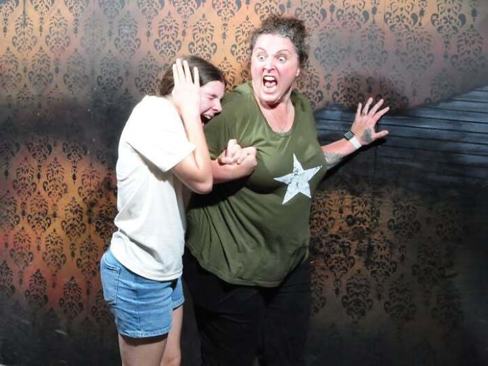 89 Haunted House Photos Taken At The Exact Moment People Completely Lost It 89 Haunted House Photos Taken At The Exact Moment People Completely Lost It